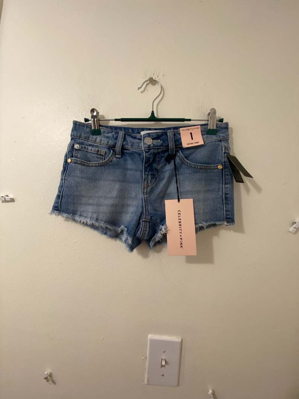 Celebrity Pink Low Rise Short Size 1 Denim Blue Heart Pocket